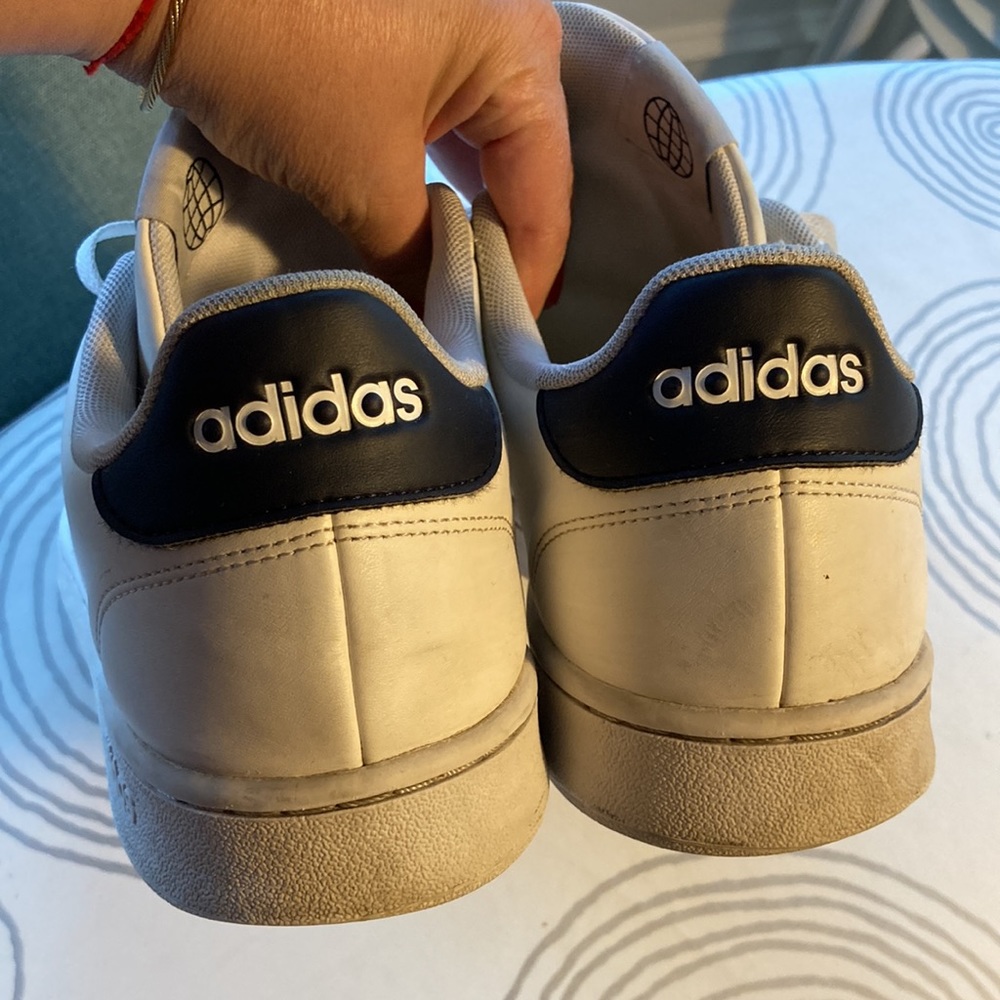 Adidas white “leather” sneackers sz11 a bit used but still in great shape GZ5299 - Picture 3 of 13